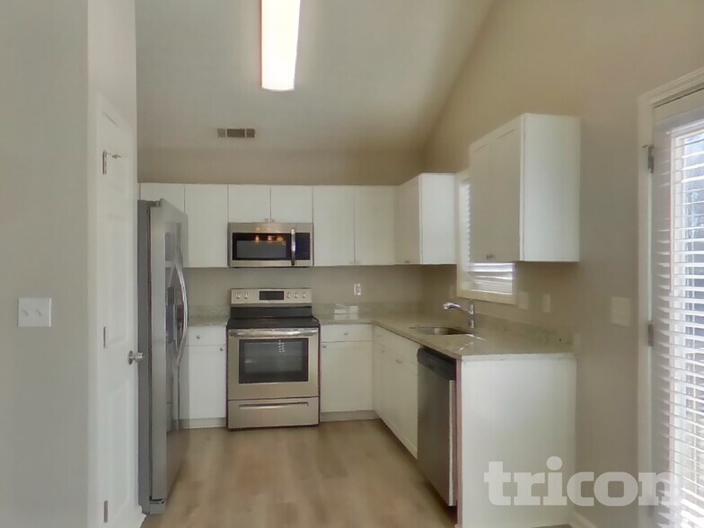 Building Photo - 125 Shenandoah Dr