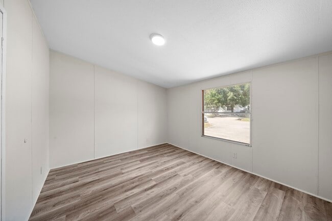 Building Photo - 16482 Pisces Rd