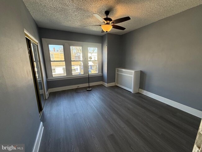 Building Photo - 5052 Wayne Ave