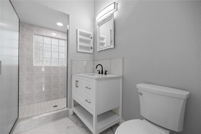 Building Photo - 1628 SE 29th Terrace