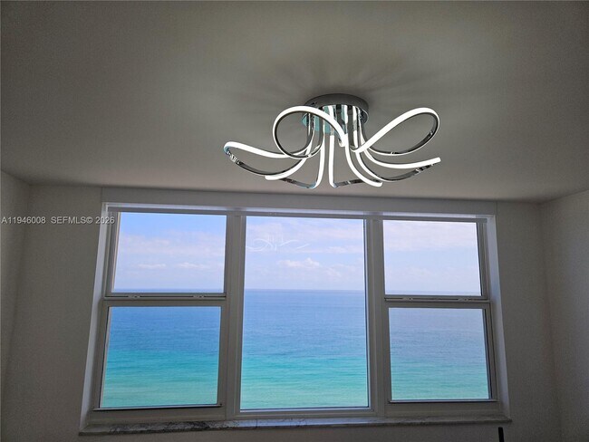 Building Photo - 3180 S Ocean Dr