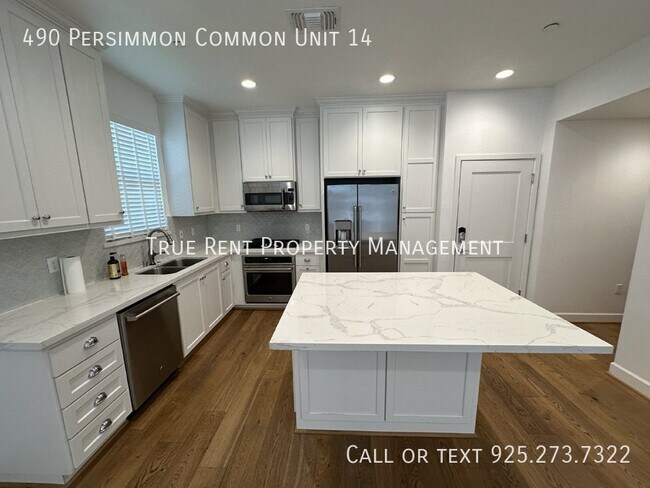 Building Photo - Gorgeous 3 Bed, 2.5 Bath Home in Desirable...