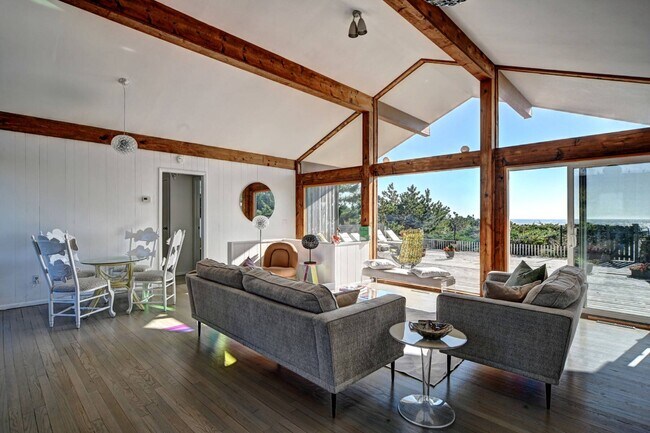 Building Photo - 323 Marine Blvd