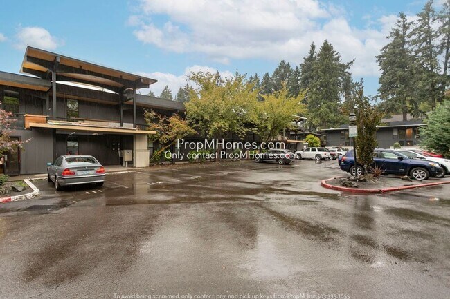 Building Photo - One Bedroom Condo on the Water in Lake Osw...