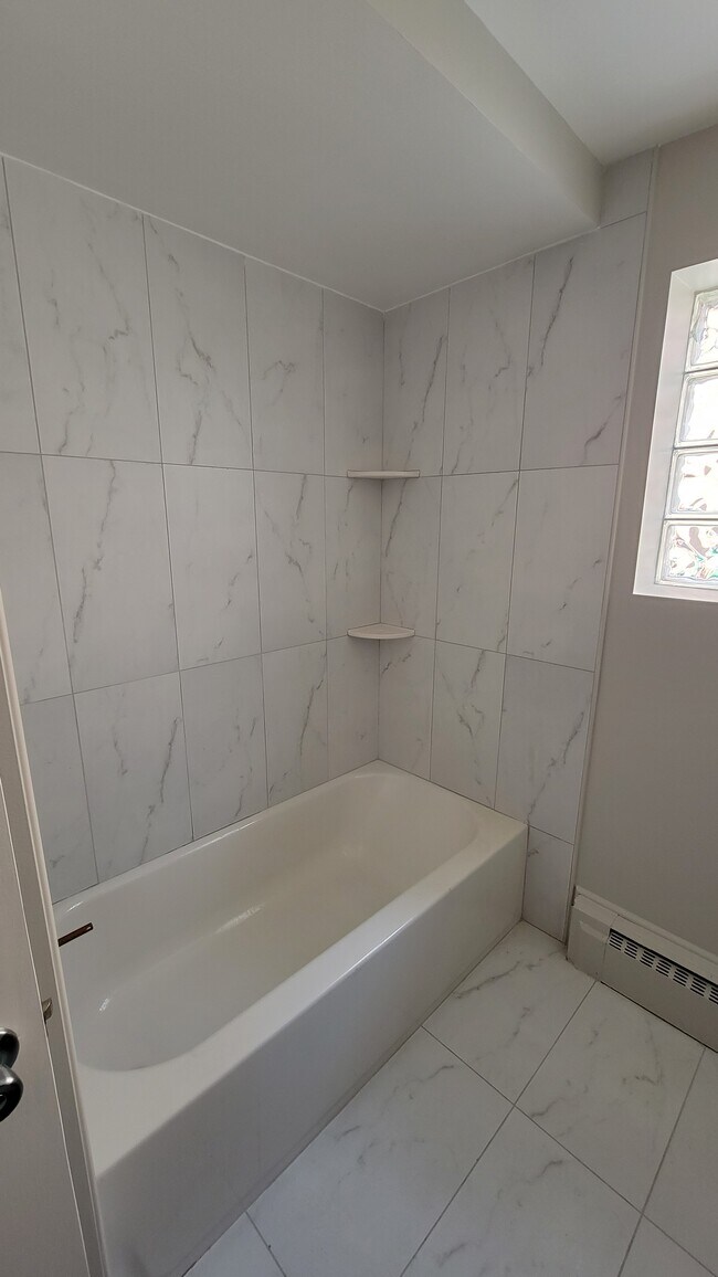 Bathroom - 4644 N Sayre Ave