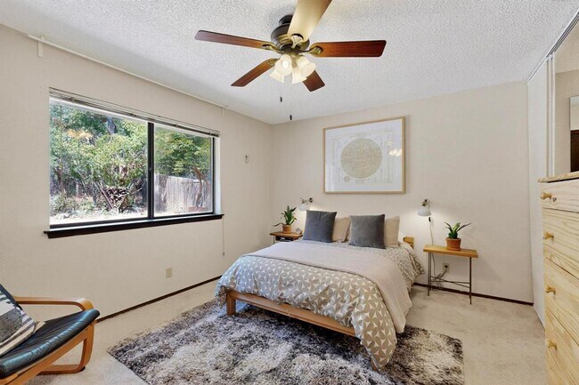 Building Photo - 7304 Eganhill Dr