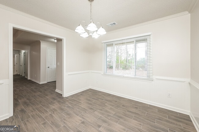 Building Photo - 2202 Independence Dr SW