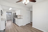 Building Photo - 1623 New Windsor Ct