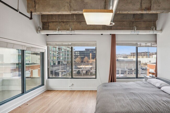 Building Photo - Atlantic Station Luxury