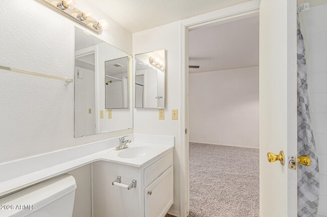 Building Photo - 625 S Westwood