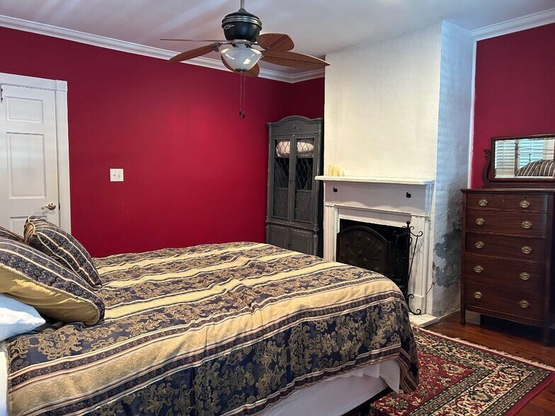 Building Photo - 13 Elizabeth St