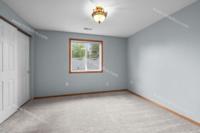 Building Photo - Charming 3-Bedroom Home with Attached Garage & Fenced Yard in North Portland - 1 MONTH FREE!