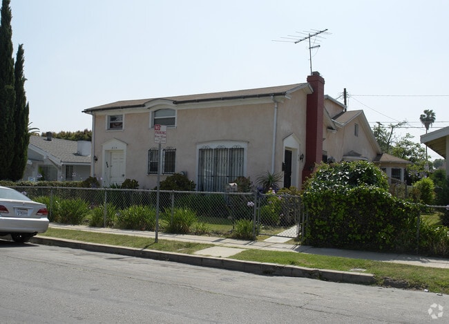 Primary Photo - 517 N St Andrews Pl