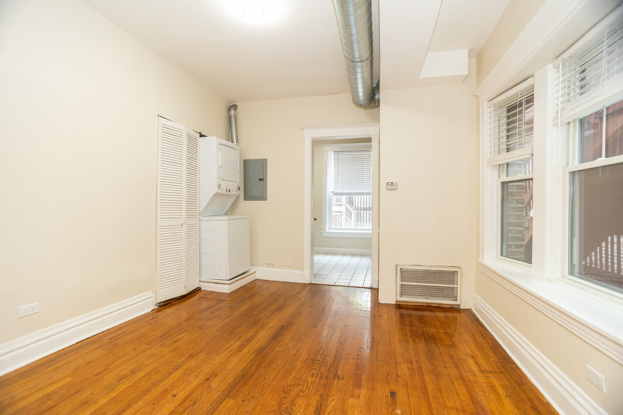Building Photo - 3149 W Lyndale St