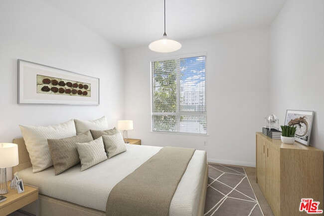 Building Photo - 100 S Alameda St