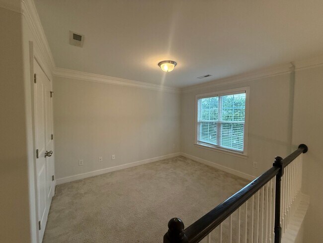 Building Photo - 1123 Augustine Heights Dr