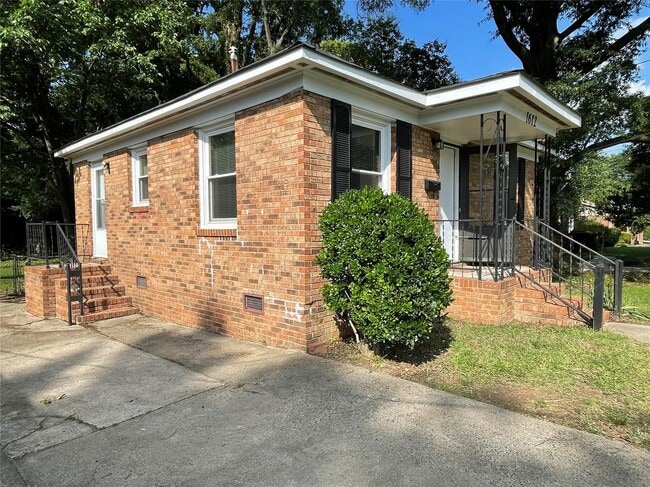 Building Photo - 1612 Russell Ave