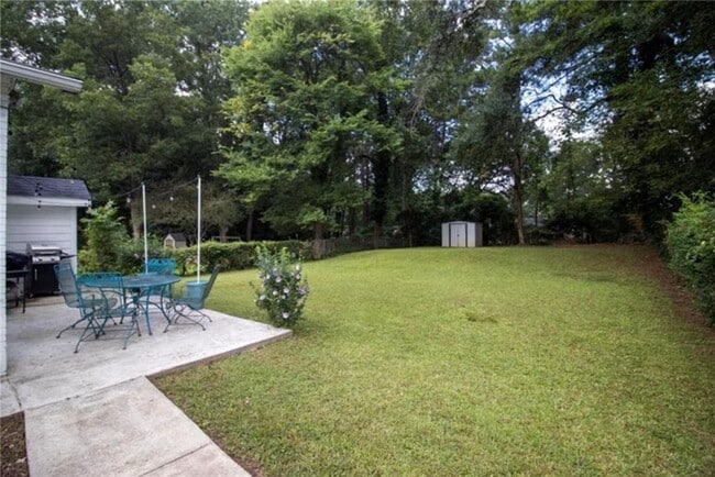 Building Photo - 1329 Plaza Ave SW