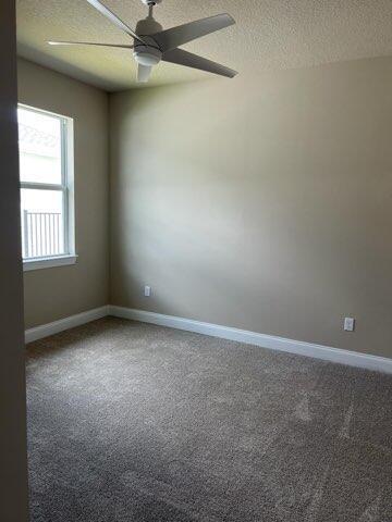 Building Photo - 6784 Cloverdale Ave