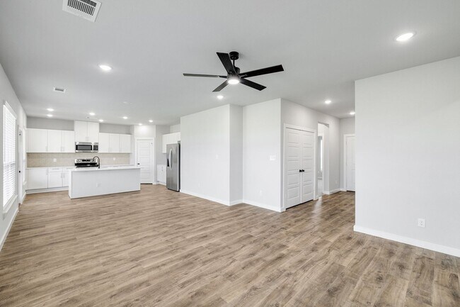Building Photo - EDGEWOOD ESTATES NOW PRE-LEASING! LUXURIOUS DUPLEX LOCATED ON 1-ACRE LOT IN MIDLOTHIAN, TX!