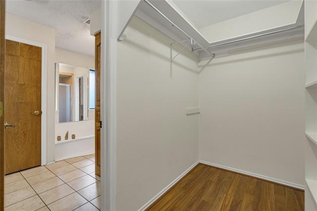 Building Photo - 613 Hidden Brooke Dr