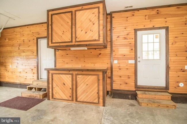 Building Photo - 45132 Hewitt Rd