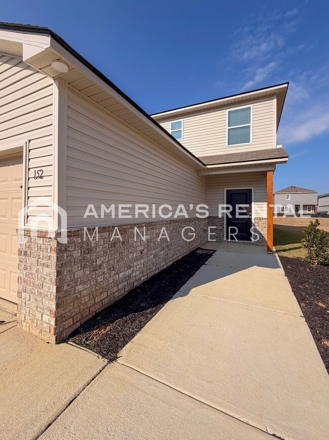 Building Photo - Spacious Two Story Home with Loft!