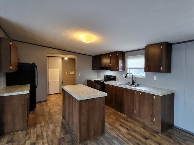 Building Photo - 21518 Cherry Hollow Dr