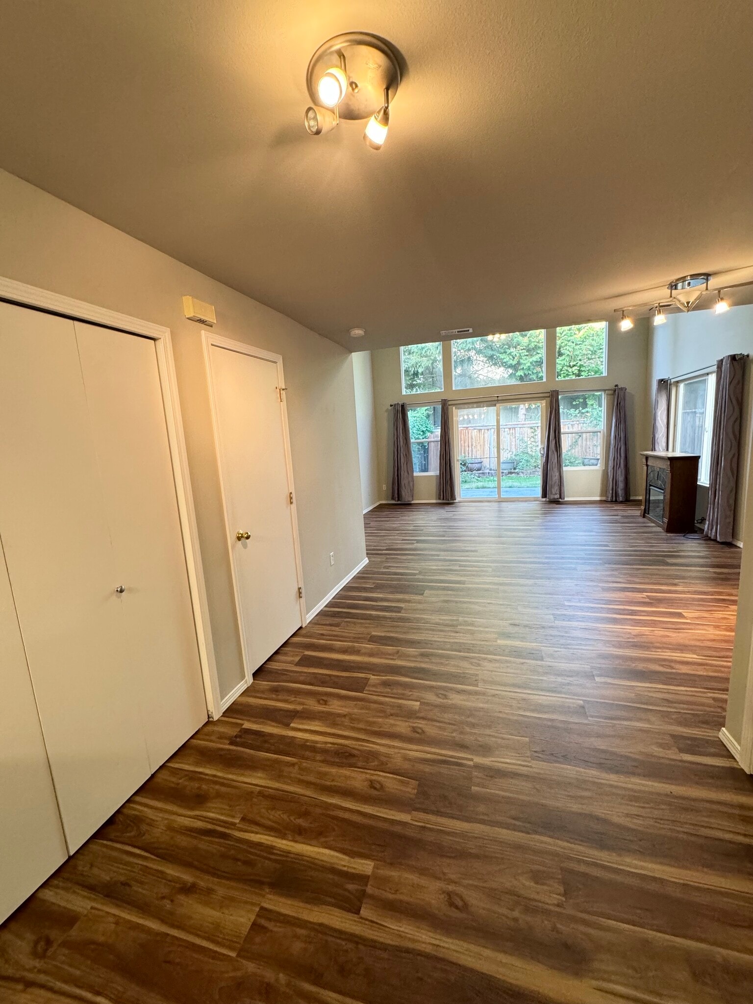 Living Area - 5603 136th St SE