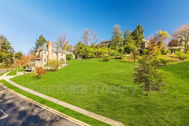 Building Photo - 2701 32nd St NW