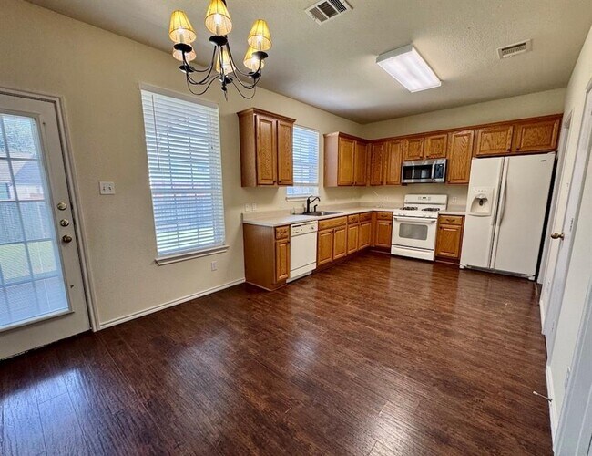 Building Photo - 137 Firewheel Cove