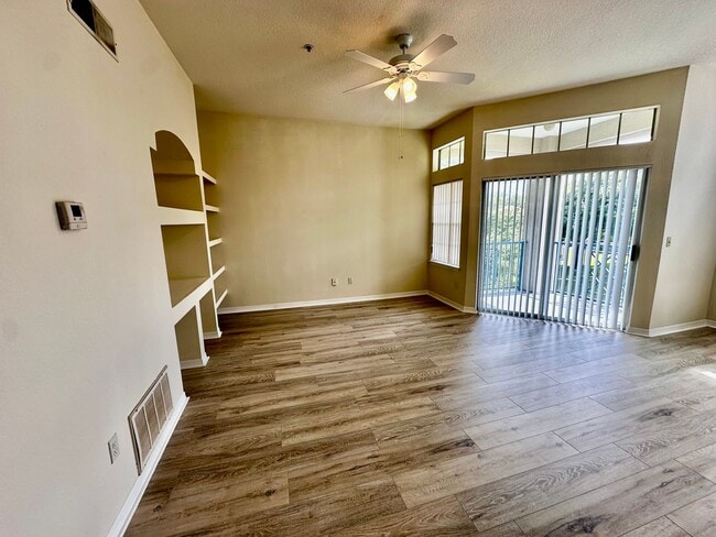 Building Photo - 7360 Westpointe Blvd