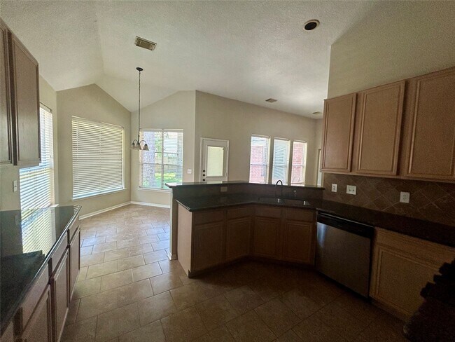 Building Photo - 23 Tivoli Garden Ct