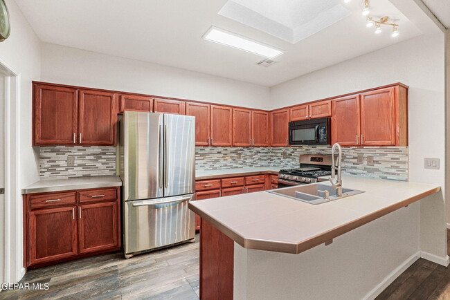 Building Photo - 6753 Parque Del Sol Dr