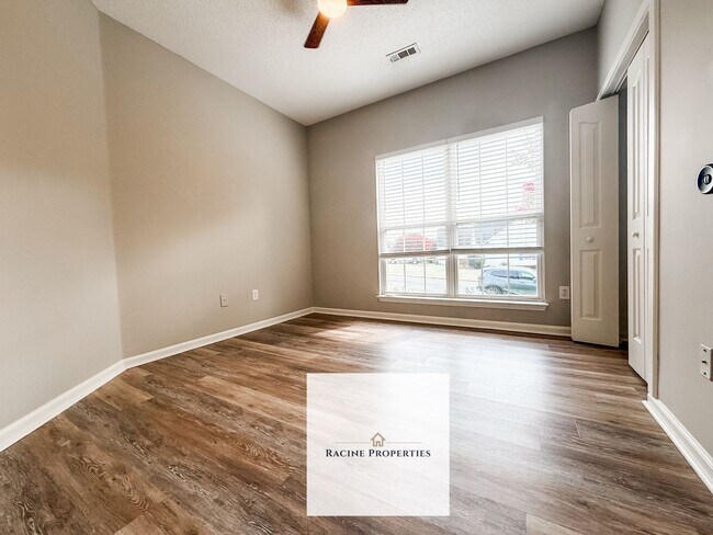 Building Photo - Updated home in Hammett Crossing!