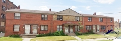 Building Photo - 377 Merton Rd