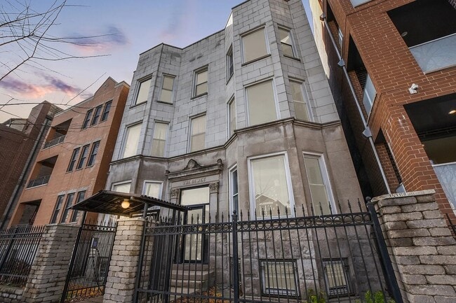 Building Photo - 2114 N California Ave