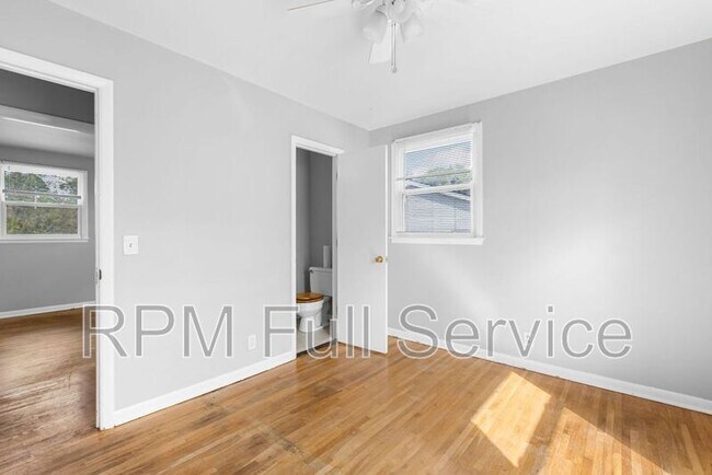 Building Photo - 465 Clearwater Dr