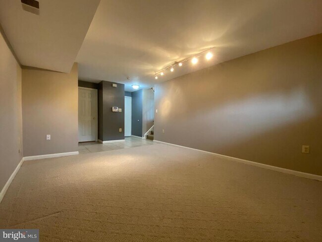Building Photo - 7684 Green Garland Dr
