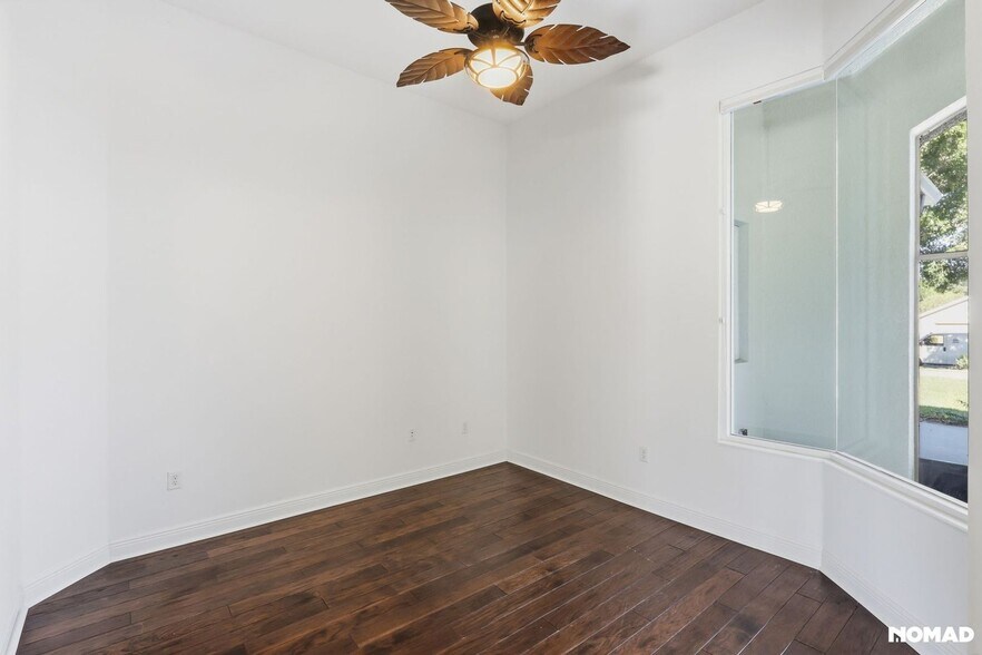 Building Photo - 6109 Spinnaker Loop