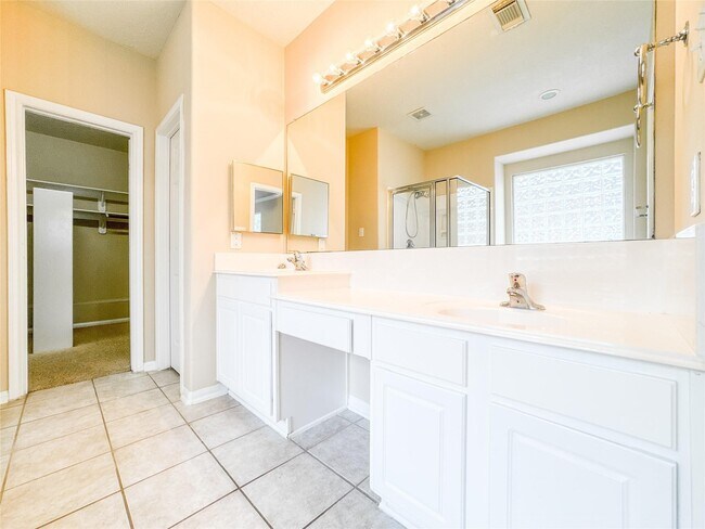Building Photo - 4806 Lakefront Terrace Ct