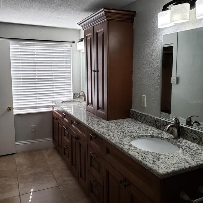 Building Photo - 6014 Southern Comfort Blvd