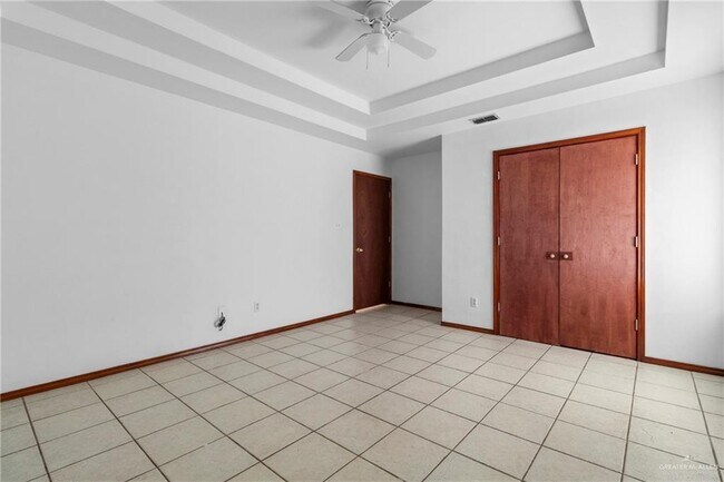 Building Photo - 14 Clavel St