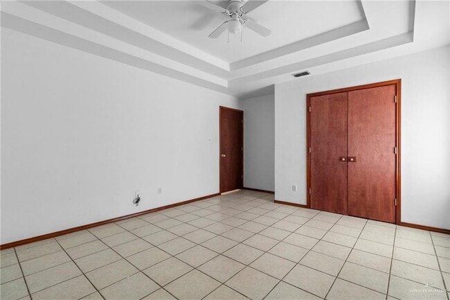 Building Photo - 19 Clavel St