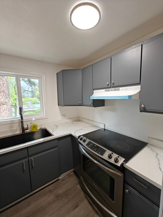 Building Photo - 14546 25th Ave NE