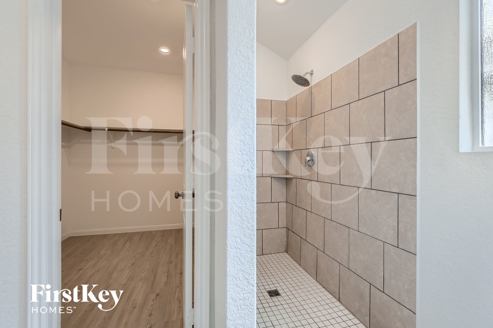 Building Photo - 1212 Treehouse Ln