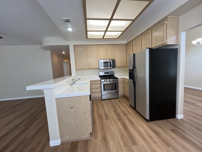 Building Photo - Encounter the ultimate luxury living experience with this 4-bedroom, 2197 sq ft house