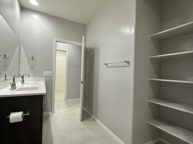 Building Photo - 7303 S Via Tierra Mesa
