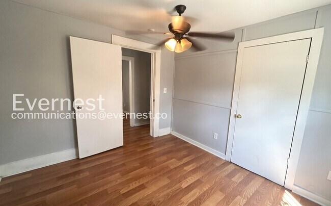 Building Photo - 2028 Powderly Ave SW