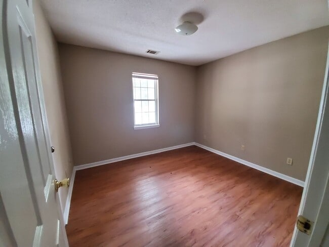 Building Photo - 403 Wendwood Ct